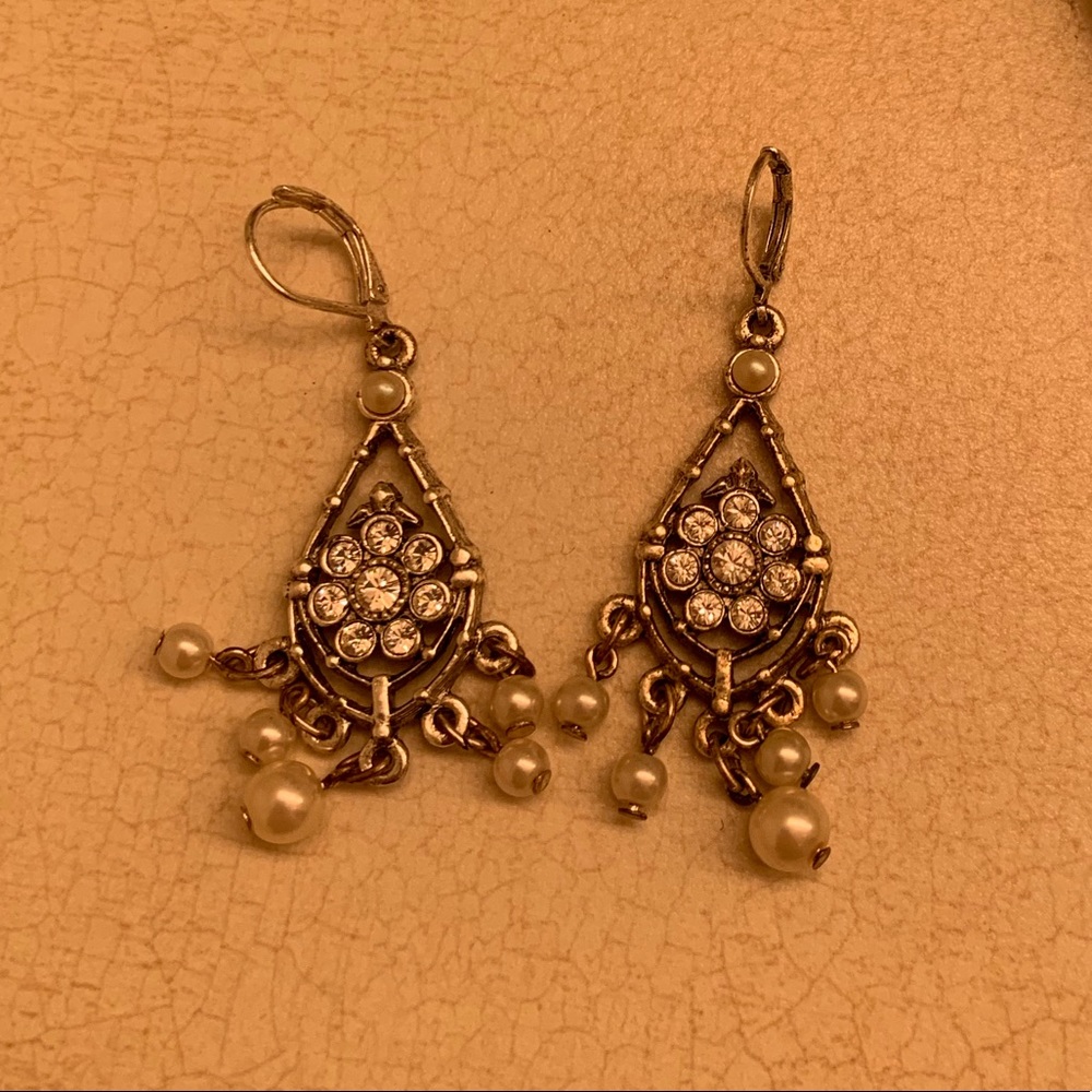 Evening earrings